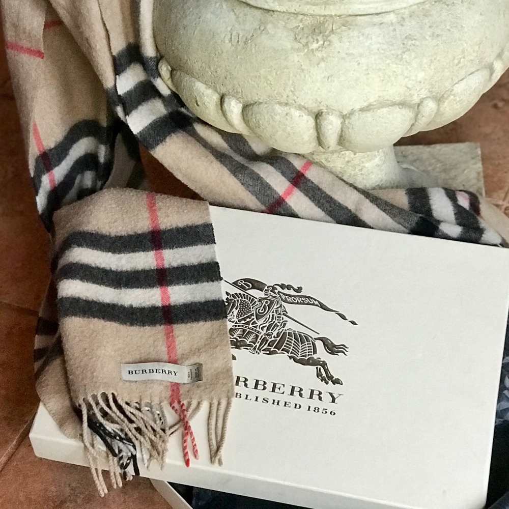 Burberry Classic Giant Check Cashmere Scarf